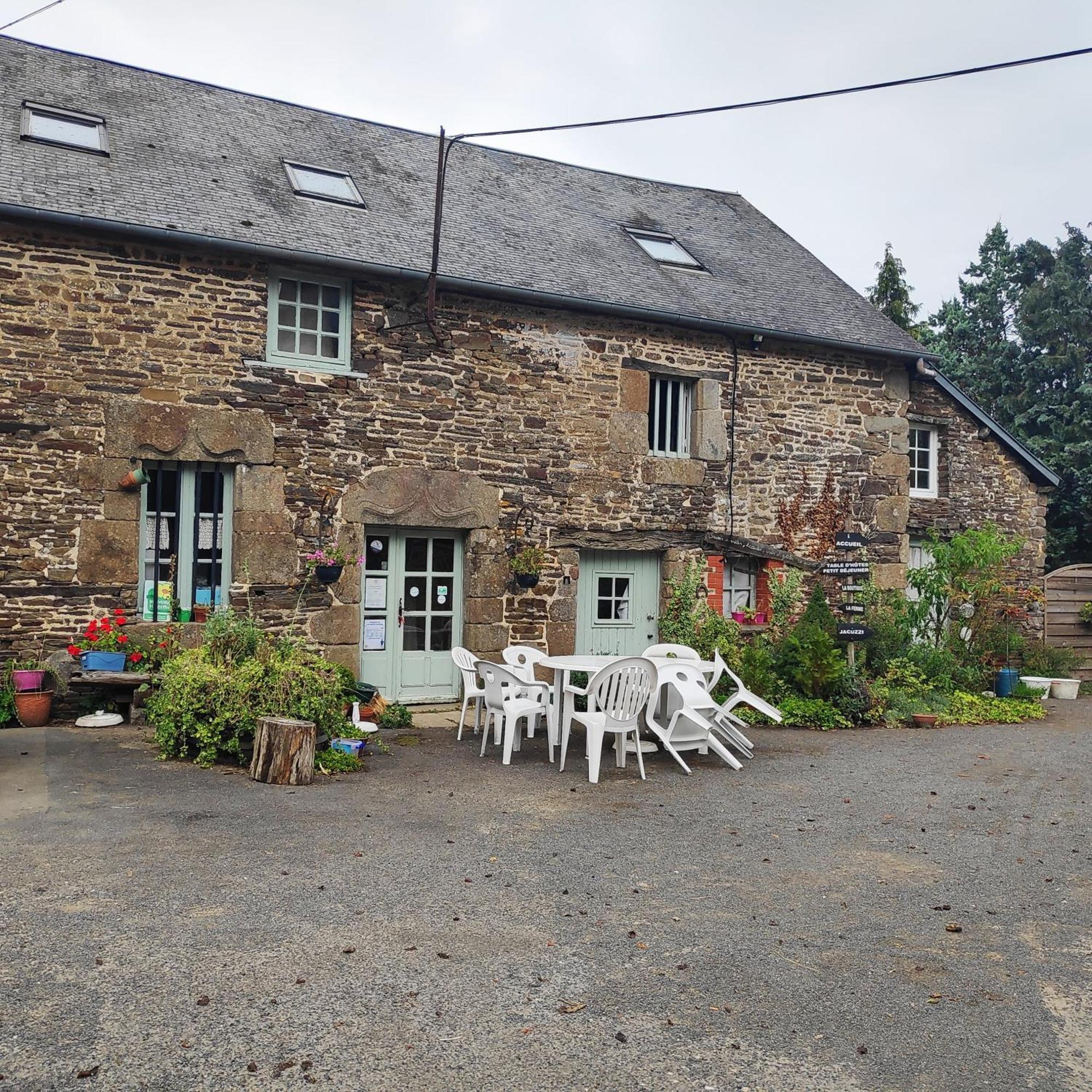 Bed and Breakfast Ferme De La Gortiere Le Teilleul Esterno foto